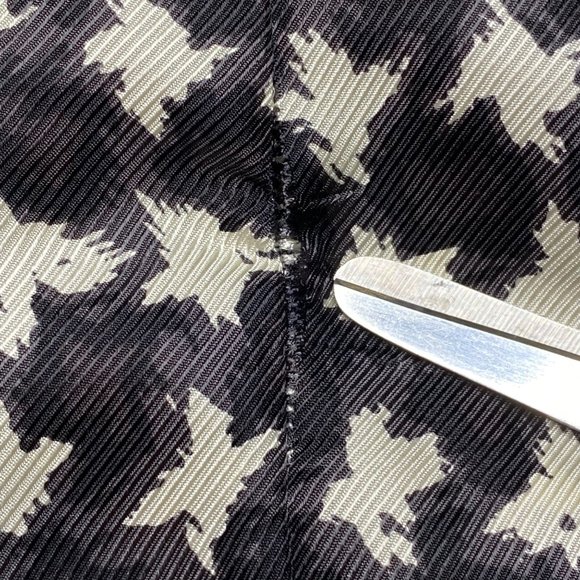 Talbots Women's Houndstooth Pattern Cap Sleeve Top Shirt Black White Size 8 - Picture 2 of 9